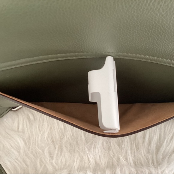 Crossbody - Picture 9 of 10